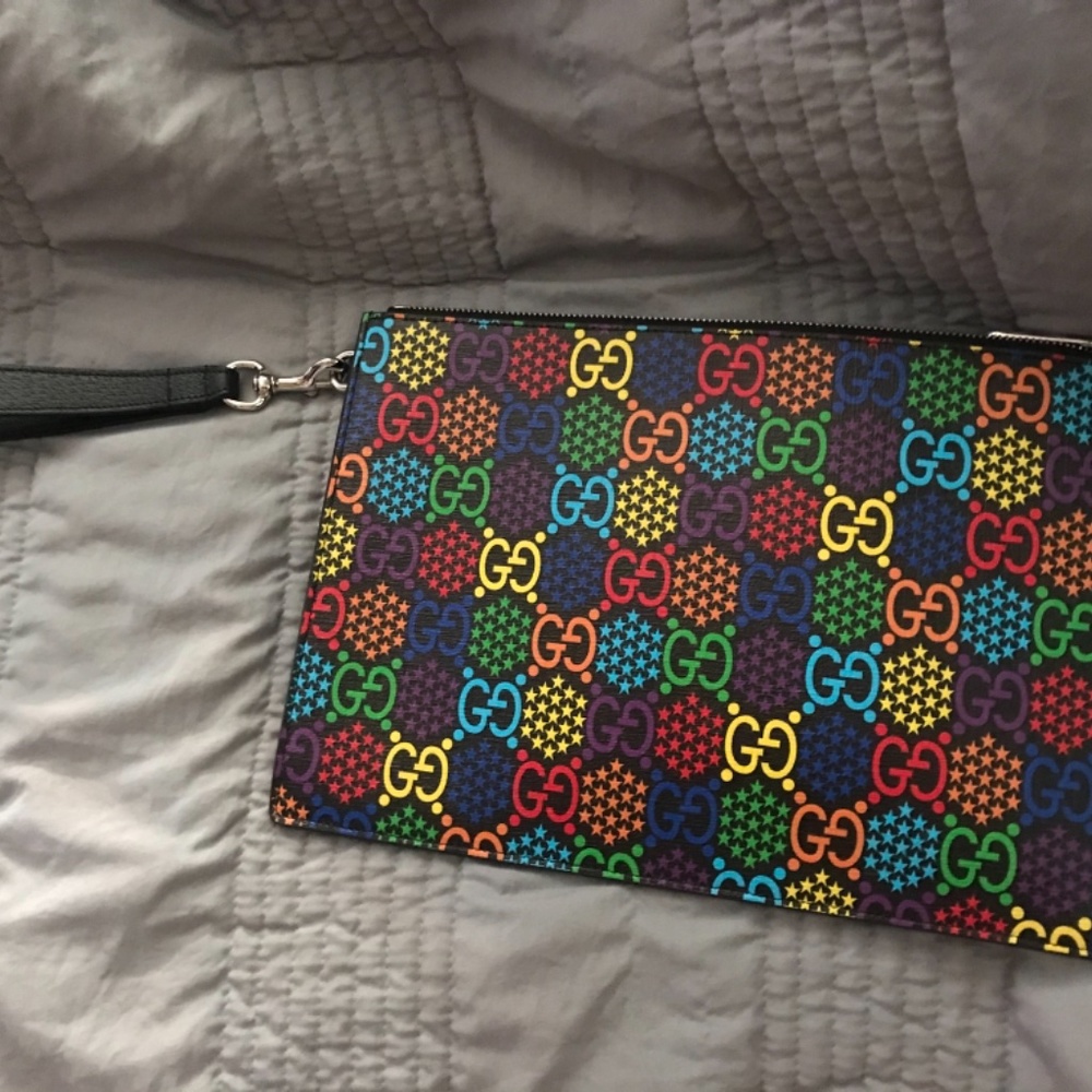 Gucci - Picture 3 of 4